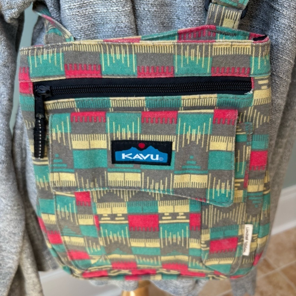 KAVU Crossbody Shoulder Bag Limited Edition Geometric Print Canvas